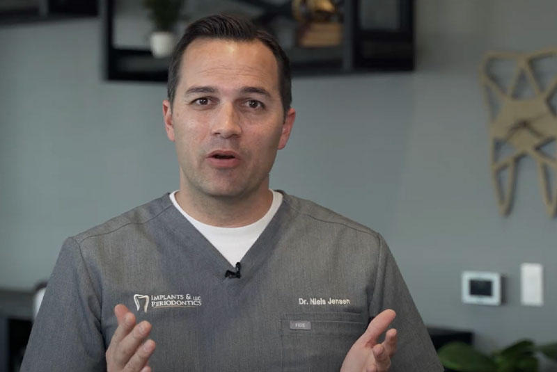 dr jensen talking symptoms gum disease